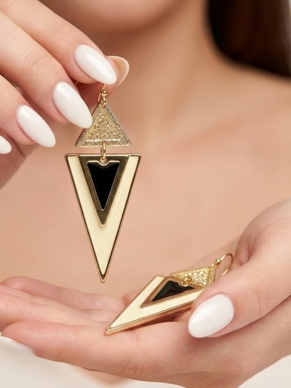 Retro Triangular Earrings - Picture 2 of 3